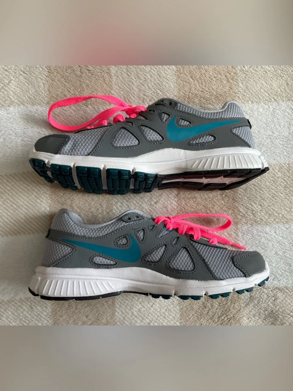 Nike Women’s 6.5 Gray Athletic Sneakers with Teal Swoosh and Pink Laces